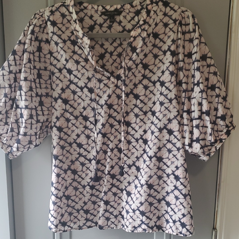Women's Black and White Top